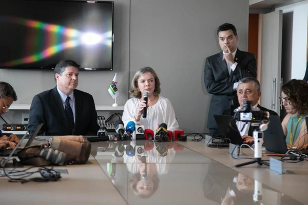Transição: PT formaliza convite para MDB integrar conselho de Lula