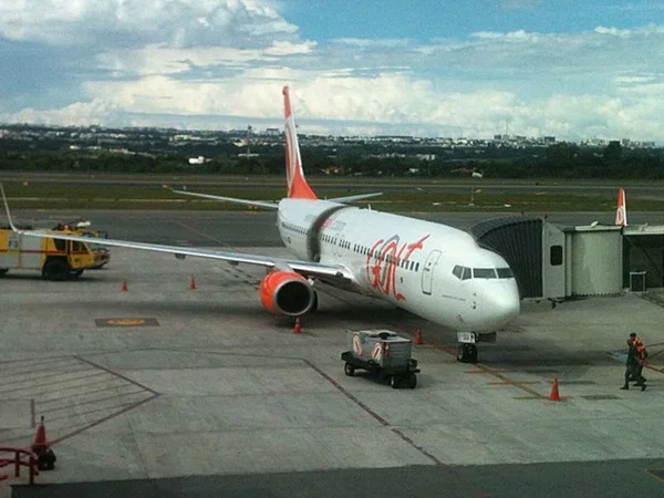 Passageiro relata os momentos de tensão dentro de avião incendiado