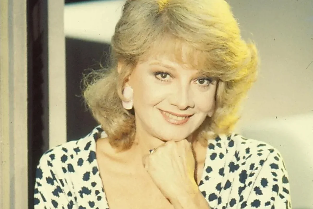 Gloria Menezes como Rosemere em Brega e Chique (1983) Gloria Menezes como Rosemere em Brega e Chique (1983)