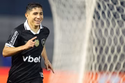Savarino fez o gol da vitória do Botafogo