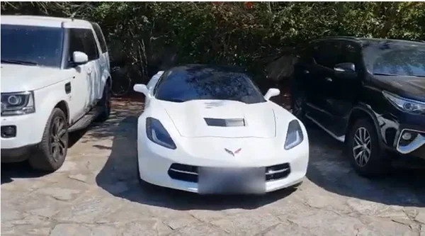 Carros apreendidos
