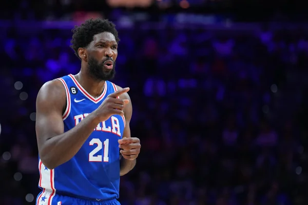 NBA: Philadelphia Sixers batem Phoenix Suns em retorno de Joel Embiid