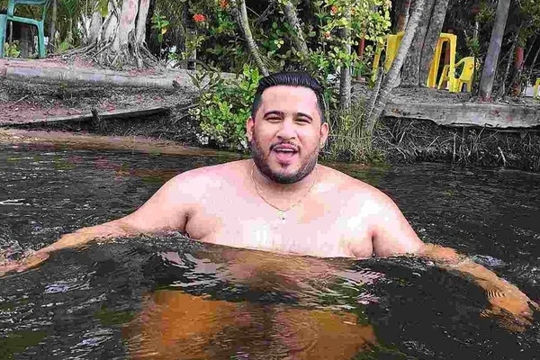 Irreconhecível! Influencer viraliza nas redes sociais após emagrecer 70 kg