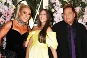 Leonardo e família comemoram os 15 anos de Maria Sophia, neta do cantor