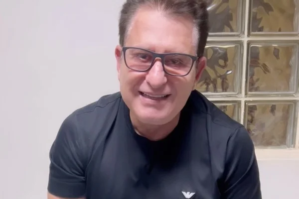 Marrone recorda queda de palco ao retomar apresentações: "Assustador" - Metrópoles