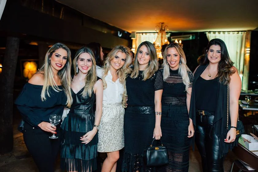 Caroline Campos, Anna Carolina Noronha, Isadora Campos, Laísa Gouvea Figueiredo, Jordana Zanferari Noronha e Ana Paula Pimenta Caroline Campos, Anna Carolina Noronha, Isadora Campos, Laísa Gouvea Figueiredo, Jordana Zanferari Noronha e Ana Paula Pimenta