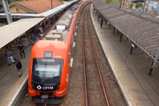 Trem da Linha 7-Rubi, da CPTM, na estação em Peru, zona norte de São Paulo