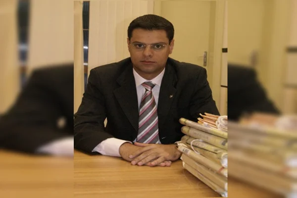 8/1: quem é o juiz que soltou “homem do relógio” e entrou na mira de Moraes