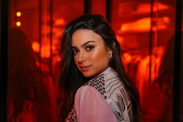 Thaila Ayala cria polêmica ao falar do mau cheiro dos franceses