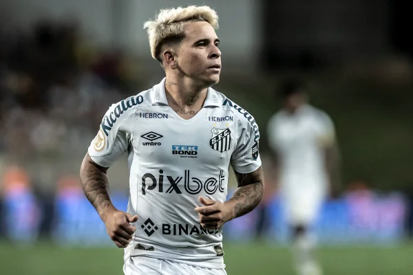 Soteldo em campo pelo Santos