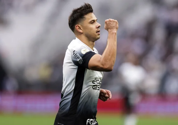 Foto colorida de Ángel Romero, ao marcar gol contra o Atlético Goianiense, pelo Brasileirão - Metrópoles