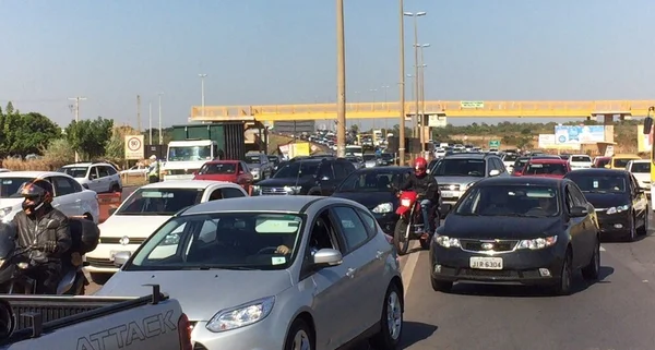 Dono de carro pede mudança de placa com caracteres “GAY”; Justiça nega