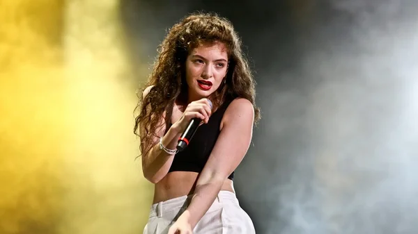 Após quatro anos, cantora Lorde lança um novo single