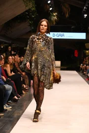 Marcelle Bittar desfilou para a D-Gaia no Metrópoles Catwalk 