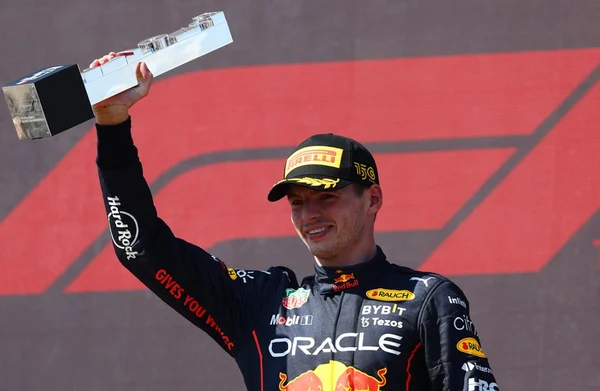Foto colorida de Verstappen