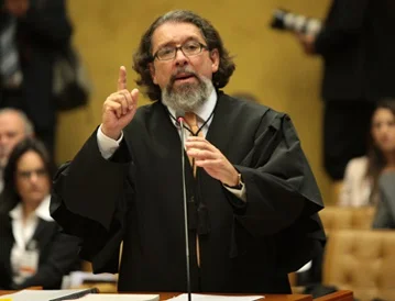 Kakay recebe advogados para tradicional confraternização de fim de ano