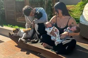 Clara Maia, os filhos e o marido posam para as redes sociais