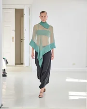 Anne Sofie Madsen é integrante do CPHFW NEWTALENT Anne Sofie Madsen é integrante do CPHFW NEWTALENT
