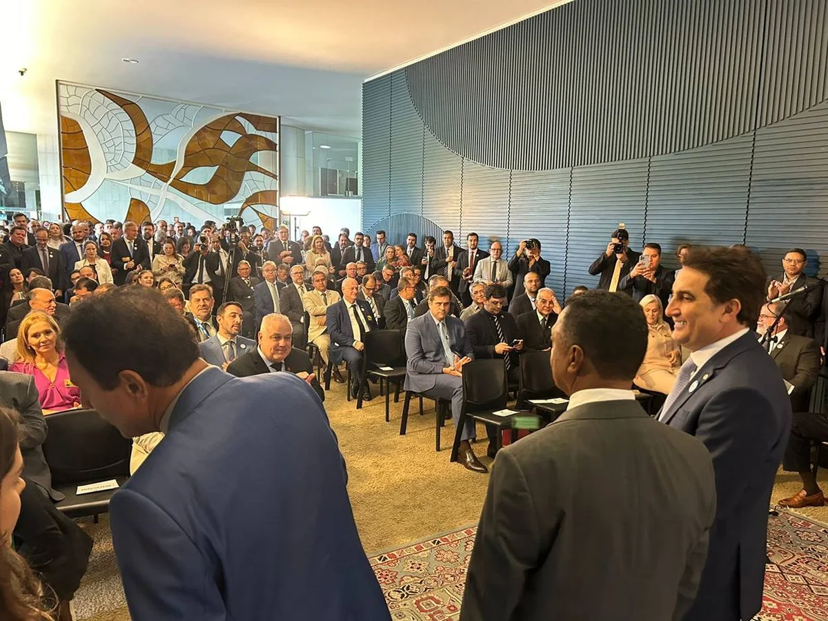 A Câmara dos Deputados lançou, nesta quarta-feira (10/4), as frentes parlamentares da Ciência, Tecnologia e Inovação, a de Apoio ao Empreendedorismo do Jovem Aprendiz, a da Odontologia e a de Administração A Câmara dos Deputados lançou, nesta quarta-feira (10/4), as frentes parlamentares da Ciência, Tecnologia e Inovação, a de Apoio ao Empreendedorismo do Jovem Aprendiz, a da Odontologia e a de Administração