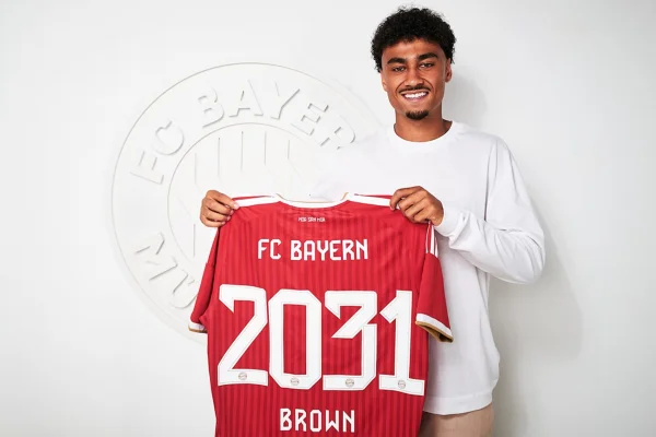 Titular da Alemanha na Copa, Nathaniel Brown é anunciado pelo Bayern
