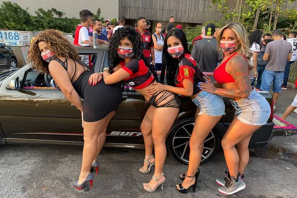 Vídeo: participantes do Bumbum da Capital recebem Flamengo em Brasília