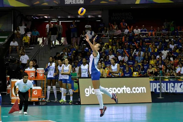Superliga: times com até três casos de Covid-19 serão obrigados a jogar