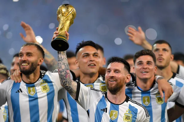 Curiosa situação da Argentina: feliz no futebol; infeliz na vida real