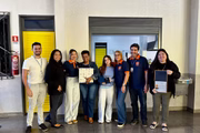 Estudante Maria Eduarda ganhou concurso de redação e virou jovem senadora do Distrito Federal Estudante Maria Eduarda ganhou concurso de redação e virou jovem senadora do Distrito Federal