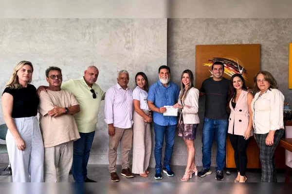 Deputado distrital Jorge Vianna filia-se ao Democrata após deixar PSD