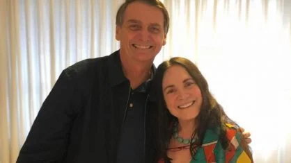 Bolsonaro parabeniza Regina Duarte pelo aniversário e atriz agradece