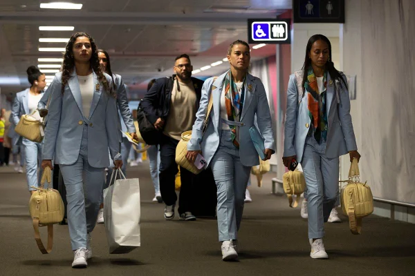 Após goleada, Seleção feminina chega à Austrália para disputa da Copa do Mundo