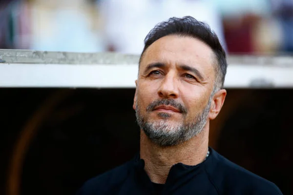 Vitor Pereira, de repente, adotou “um jeito Paulo Sousa de ser”