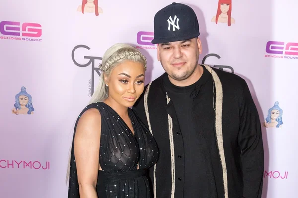Rob Kardashian faz escândalo e expõe namorada no Instagram