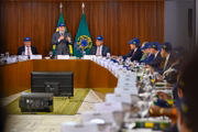 foto-lula-reuniao-ministros3 Lula sobre EUA: Brasil não está disposto a ser tratado como subalterno