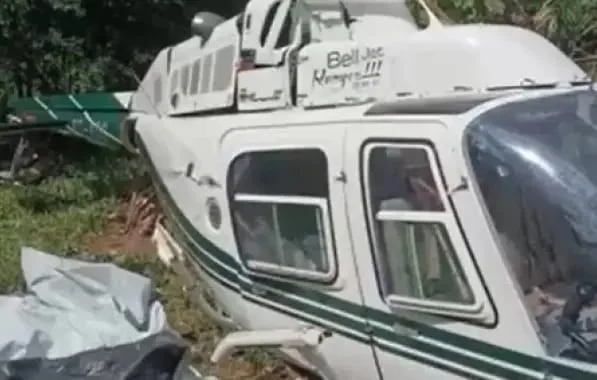 Helicóptero com duas pessoas cai em zona rural na Bahia