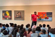 Estudantes acompanharam visita guiada por mediadores Estudantes acompanharam visita guiada por mediadores