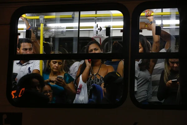 Bandidos são presos pela PM após assalto a ônibus em Samambaia