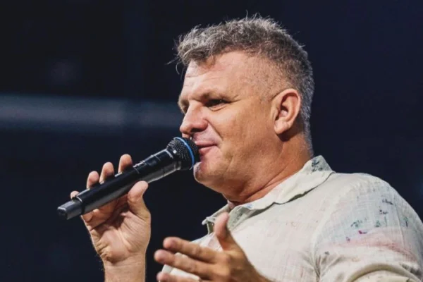 Imagem colorida mostra o pastor Rinaldo Luiz de Seixas Pereira, conhecido como Apóstolo Rina, líder e fundador da Igreja Bola de Neve - Metrópoles