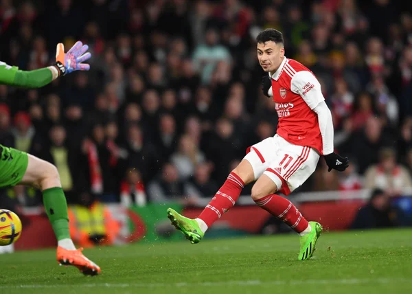 Gabriel Matinelli marcando gol