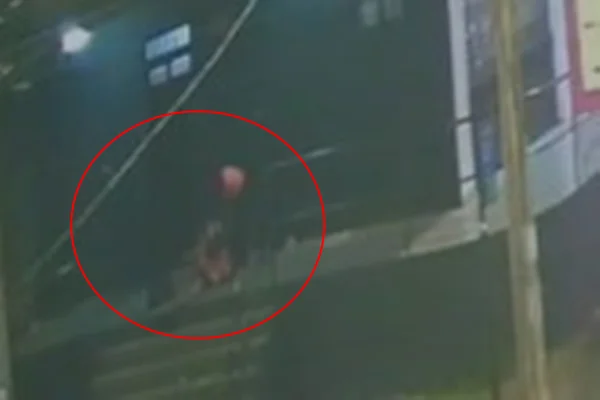 Mulher mente sobre importunação e tenta matar o ex