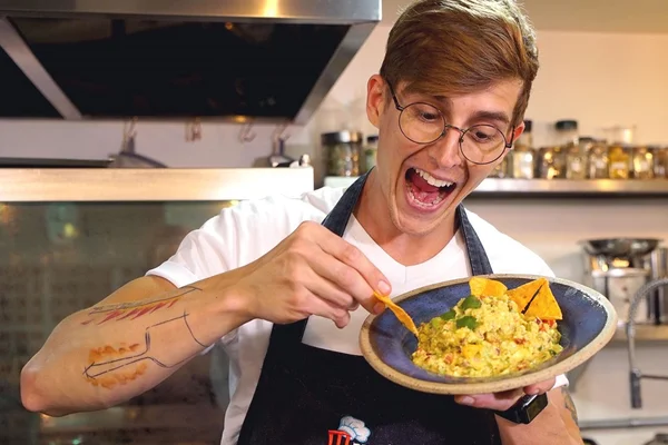 Cozinha de solteiro: aprenda a preparar o adorado guacamole