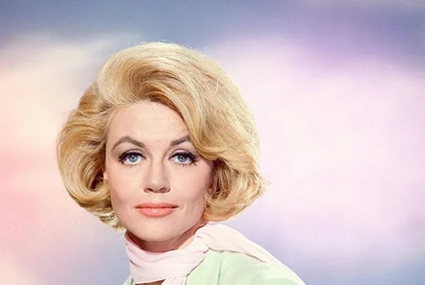 Dorothy Malone, atriz vencedora do Oscar, morre aos 92 anos nos EUA