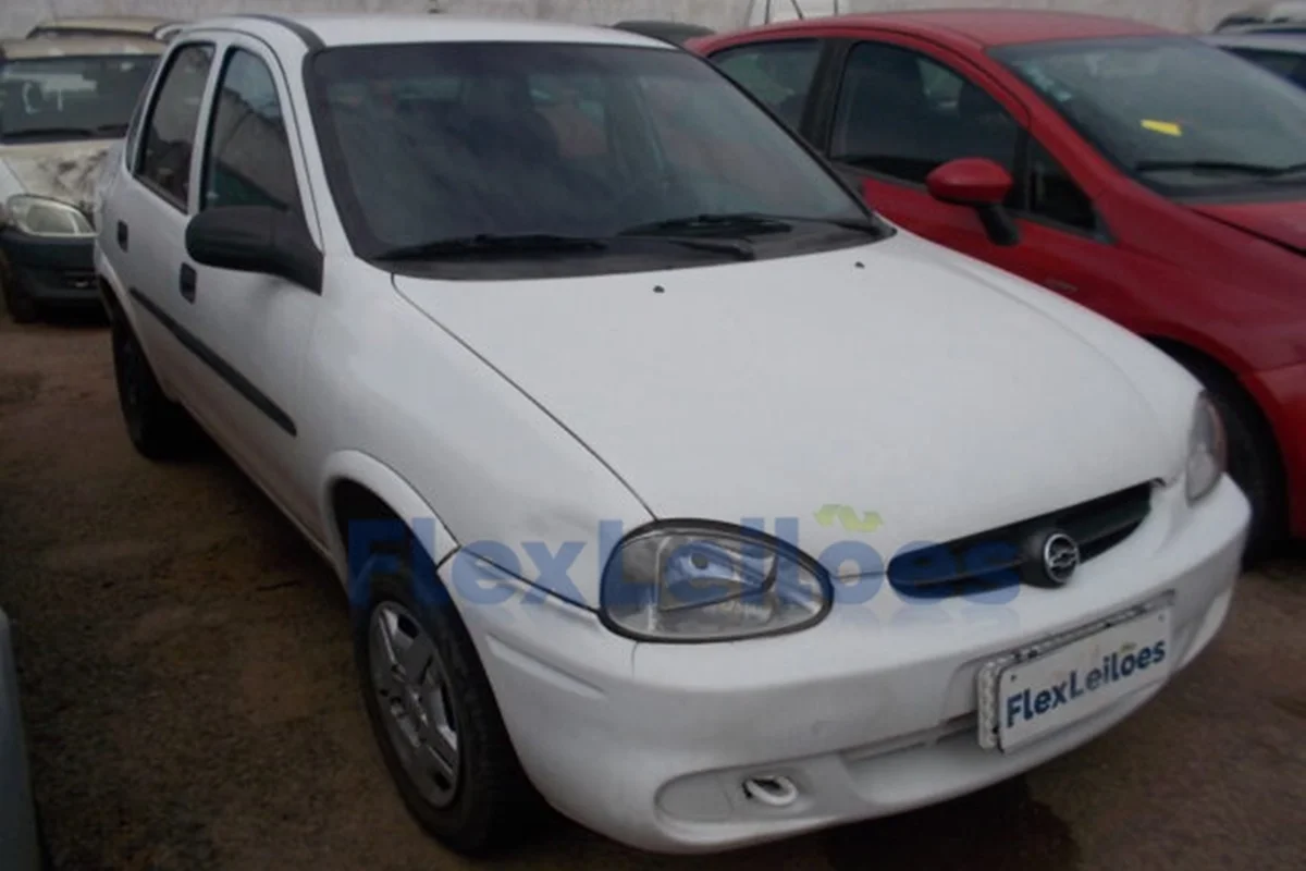 GM Corsa Classic 2003 R$ 1,5 mil GM Corsa Classic 2003 R$ 1,5 mil
