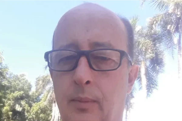 Professor aposentado do DF faz vaquinha para tratar câncer de próstata