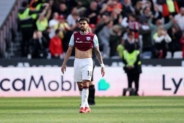 Imagem colorida de Lucas Paquetá em campo - Metrópoles