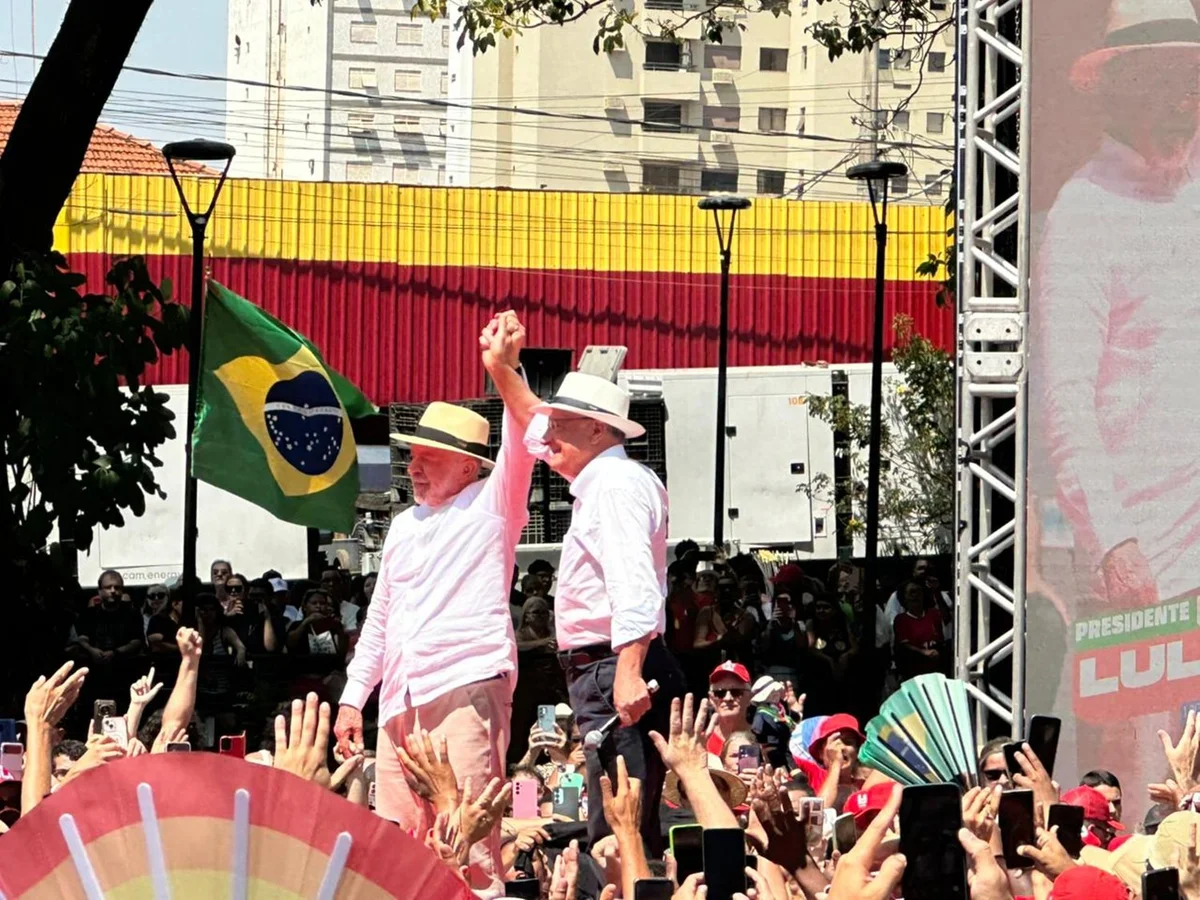 Lula e Alckmin durante ato em SP Lula e Alckmin durante ato em SP