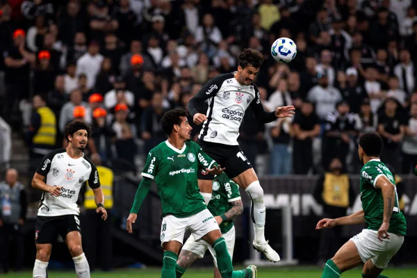 Com pênalti e gol contra, Corinthians e Palmeiras empatam em dérbi