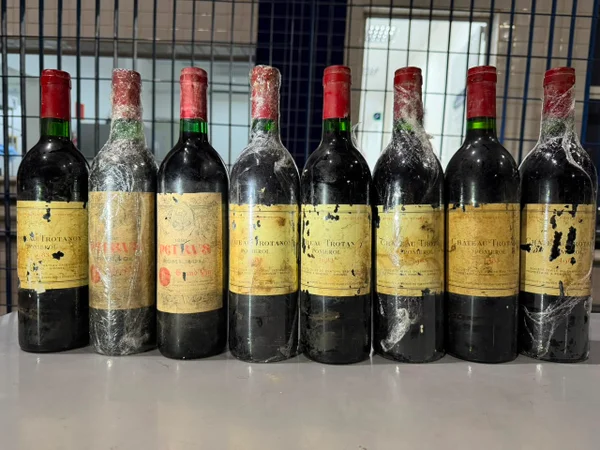 Receita apreende carro com vinhos raros avaliados em meio milhão - destaque galeria Receita apreende carro com vinhos raros avaliados em meio milhão - destaque galeria