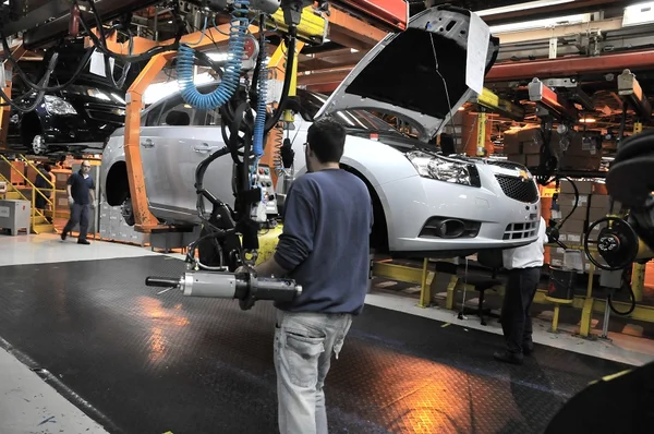 Venda de veículos cai 21% em fevereiro e tem pior resultado mensal desde 2007