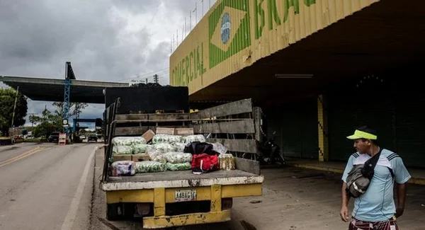 Brasileiros retidos na Venezuela já podem atravessar a fronteira